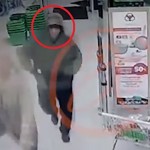 «Фонтанка» опубликовала видео, на котором, возможно, запечатлен подозреваемый во взрыве