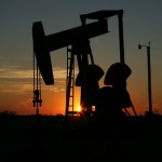 Цена на нефть стремительно обваливается