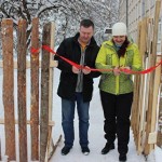 Под Псковом торжественно открыли дификтивный забор из горбыля, который строили семь лет