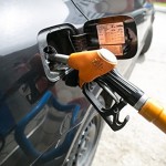 Цены на бензин за год в РФ могут вырасти до 100 рублей за литр