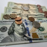 В Госдуме РФ предложили запретить доллар пока в регионах