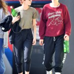 Кристен Стюарт с новой девушкой Сарой Динкин замечены на выходе из тренажерного зала в Голливуде