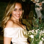 Майли Сайрус опубликовала новые снимки со свадьбы с Лиамом Хемсвортом  Посмотреть полностью: http://www.spletnik.ru/buzz/love/87973-mayli-sayrus-opublikovala-novye-snimki-so-svadby.html