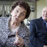 60-летняя пара подала на развод из-за того, что муж притворялся глухим и слепым