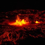 На Гавайях турист упал в кратер действующего вулкана