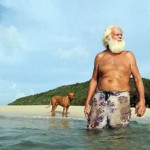 Миллионер приплыл на необитаемый остров и остался там жить на 20 лет