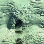Исcледователи нашли огромный вход в пещеру в Антарктиде, построенный неизвестными