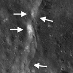 На Луне увидели странную расширяющуюся трещину