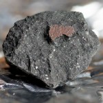 Во двор британцев залетел метеорит возрастом 4,5 млрд лет