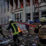 Російські окупанти знову обстріляли два райони Києва: постраждали люди